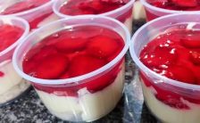 Torta Espelhada de Morango no Potinho