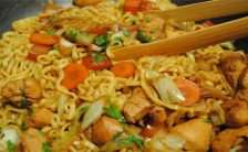 Como Fazer Yakissoba de Frango