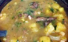 Caldo de Mandioca com Carne