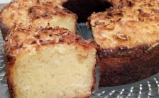 Bolo de Mandioca Ralada
