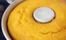 Bolo de Cenoura com Fubá