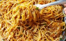 Macarrão com Carne Moída