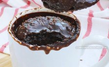 Bolo de Caneca de Chocolate Simples e Fácil